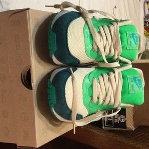 COPY - AIR MAX 1 ESSENTIAL